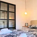 Tom's Luxury Zadar, Branimirova Obala
