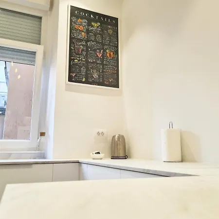 Tom's Luxury Zadar, Branimirova Obala Zadar