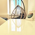 Tom's Luxury Zadar, Branimirova Obala