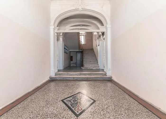 Tom's Luxury Zadar, Branimirova Obala