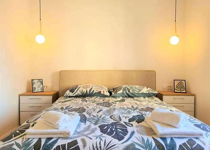 Tom's Luxury Zadar, Branimirova Obala